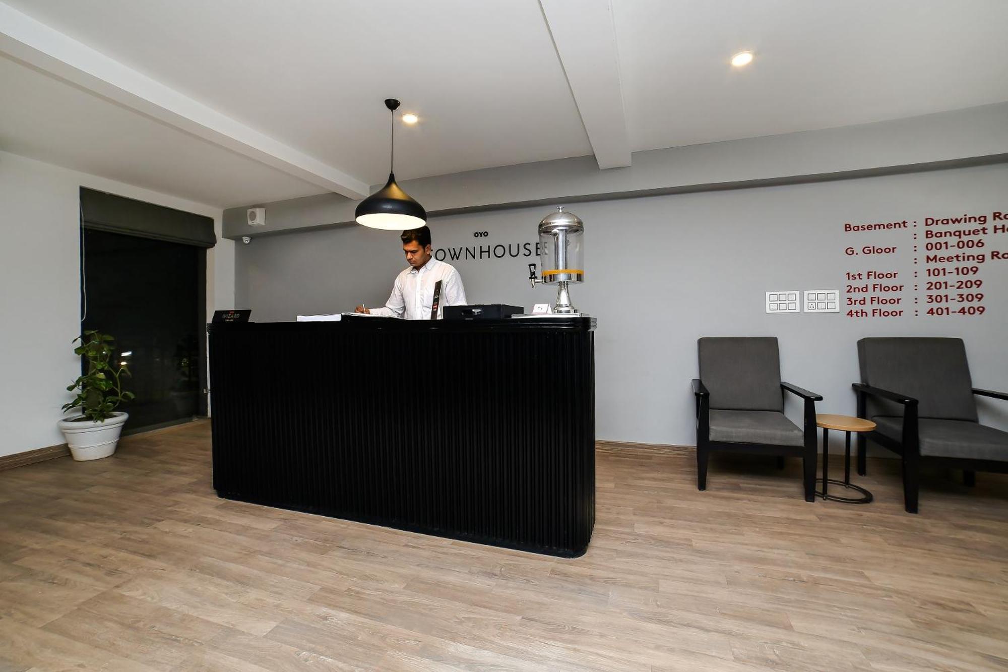 Hotel Townhouse Sohna Road 2 Gurgáon Exteriér fotografie